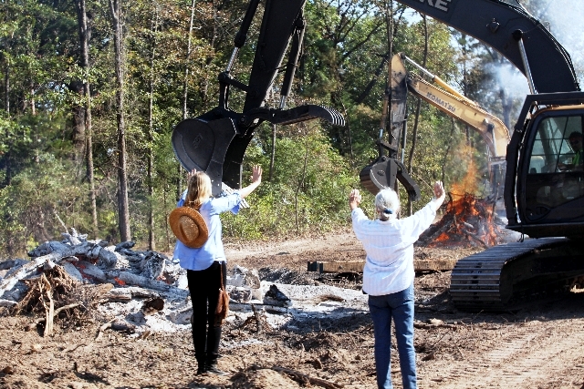 Landowner Eleanor Fairchild (right) and actress Daryl Hannah (left) were arreste