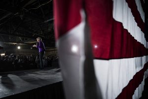 Elizabeth Warren on stage at a campaign event. Credit: Drew Angerer/Getty Images