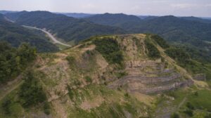 A surface mine in Floyd County, Kentucky, operated by a bankrupt company is shown here in 2021 unreclaimed. Kentucky state officials said reclamation efforts have since begun. Credit: The Courier-Journal.