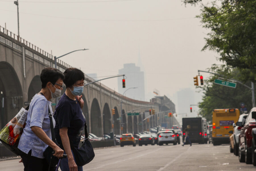 Smoke from wildfires in Canada creates a dangerous haze as the air quality index reaches 160 in New York City on June 30, 2023. Credit: Selcuk Acar/Anadolu Agency via Getty Images