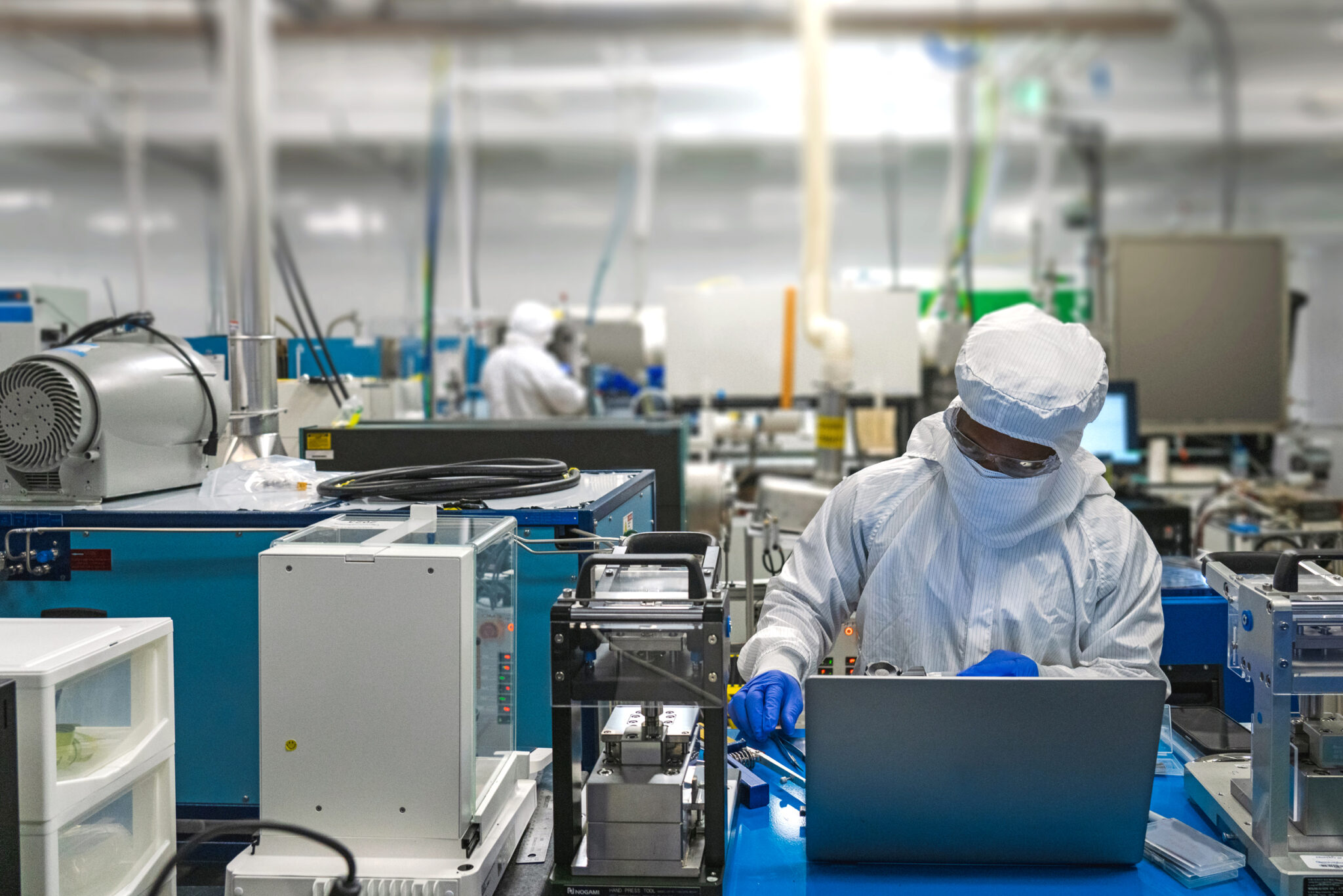Qs Lab Want an EV With 600 Miles of Range? It’s Coming - Inside Climate News