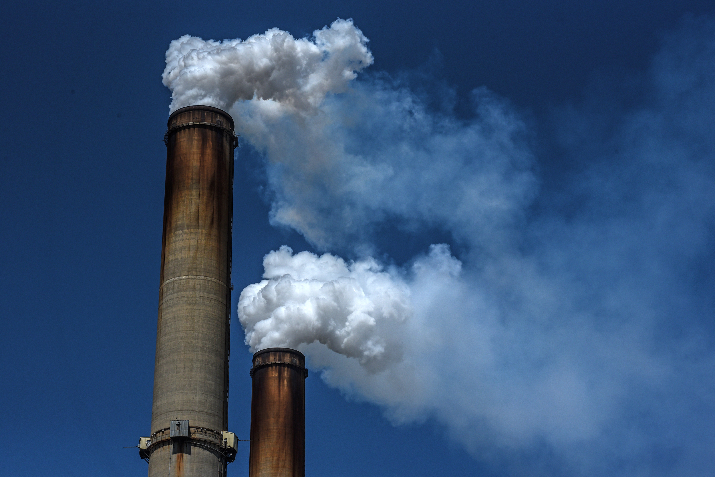 Emissions from the James M. Gavin power plant are seen in Cheshire, Ohio. Credit: Stephanie Keith/Getty Images