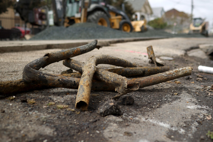 Chicago city code required homes to install lead pipes up until 1986, resulting in the city having approximately 400,000 lead service lines. Credit: Justin Sullivan/Getty Images