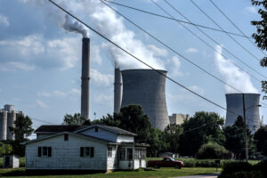 A house is seen near the Gavin Power Plant in Cheshire, Ohio. Credit: Stephanie Keith/Getty Images
