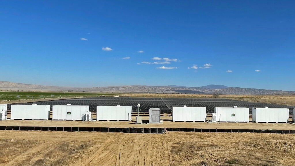 580 EV battery packs are deployed in B2U’s SEPV Cuyama energy storage project in Santa Barbara County, Calif. The system charges from on-site solar and from the grid. Credit: Courtesy of B2U Storage Solutions