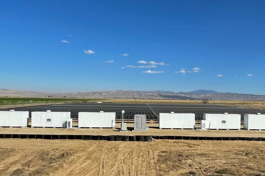 580 EV battery packs are deployed in B2U’s SEPV Cuyama energy storage project in Santa Barbara County, Calif. The system charges from on-site solar and from the grid. Credit: Courtesy of B2U Storage Solutions