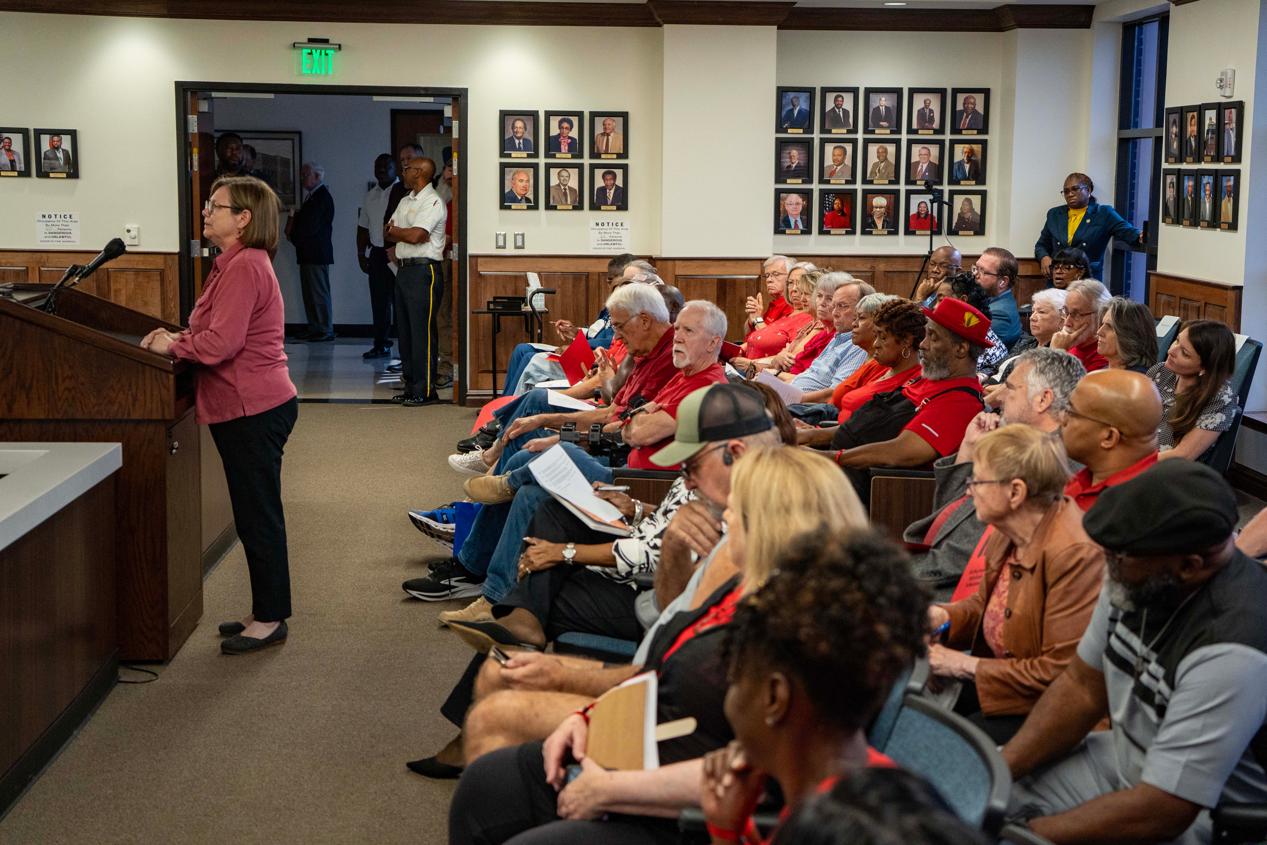 Residents opposed to the data center project filled Bessemer’s City Council chambers to capacity for Tuesday’s meeting. Credit: Lee Hedgepeth/Inside Climate News