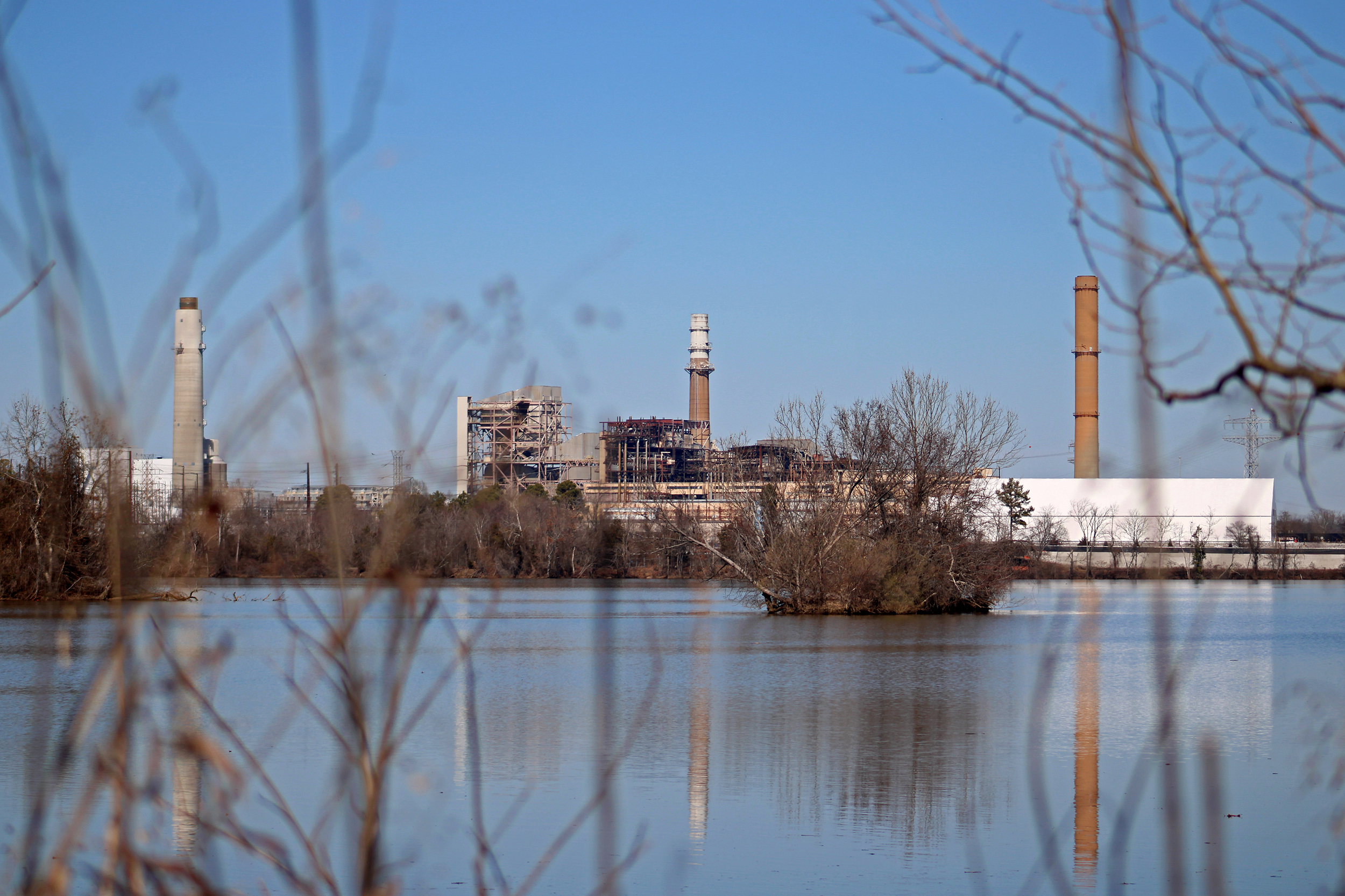 The Chesterfield Power Station, where Dominion Energy is proposing to build new gas peaking turbines in Virginia. Credit: Charles Paullin/Inside Climate News