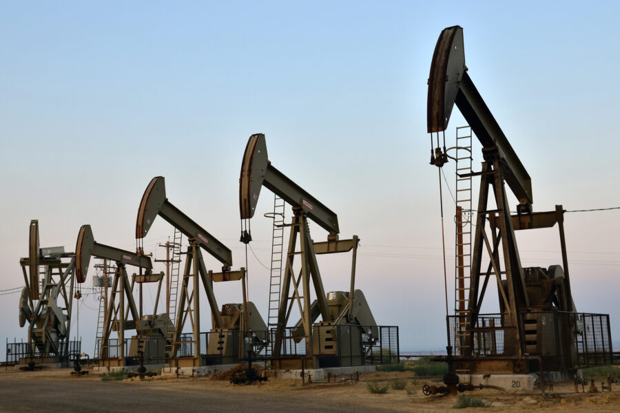 An oil and gas operation on leased public land in Kerns County, California. Credit: John Ciccarelli/BLM