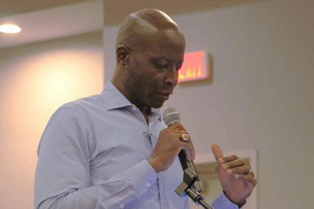 Cedric Green, Dominion Energy vice president of construction, speaks during a public hearing. Credit: Charles Paullin/Inside Climate News