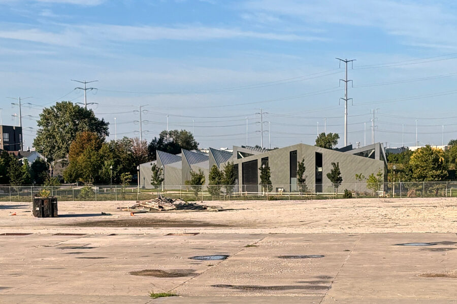 Peoples Gas plans to remediate a contaminated site on Chicago’s South Side, next to a park on what used to be the rest of the company’s property there. Credit: Charna Albert/Inside Climate News