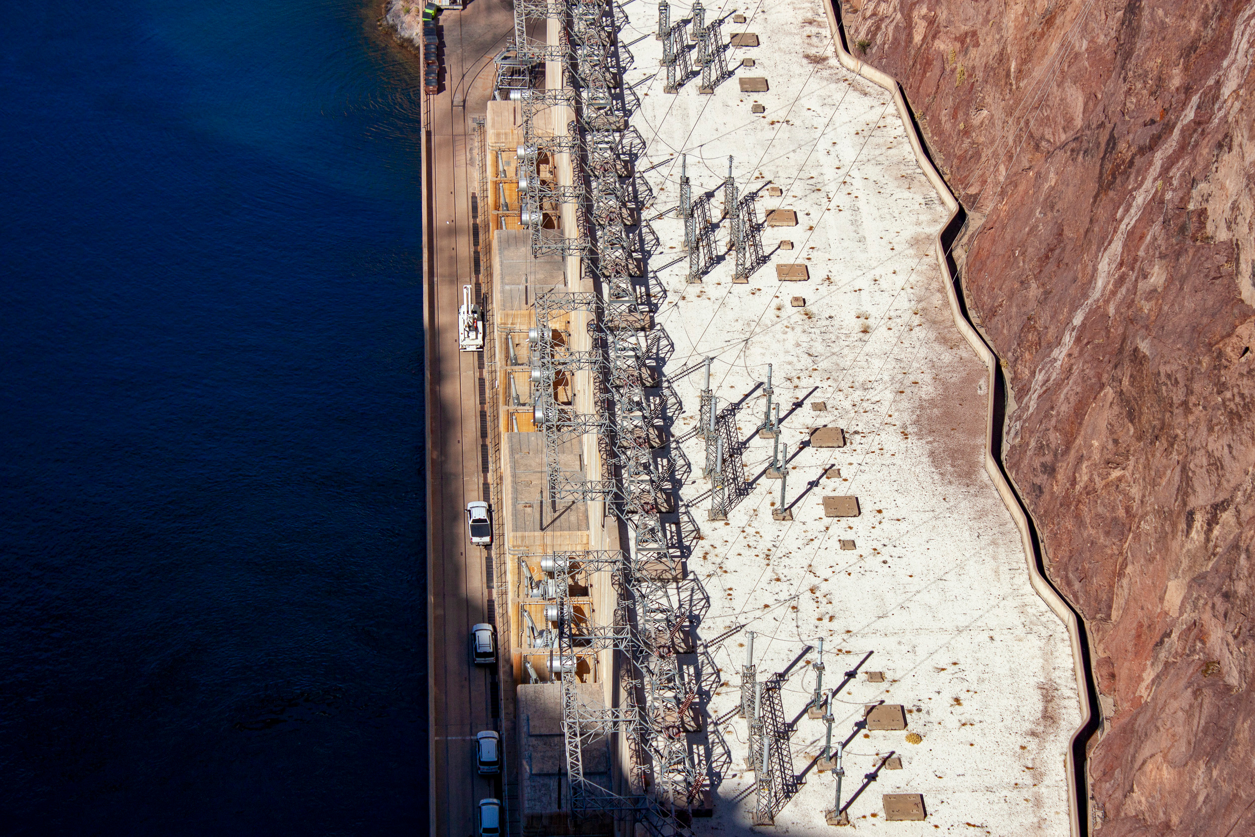 Morning sun strikes the powerhouse on the Nevada side of Hoover Dam. Credit: Brett Walton/Circle of Blue