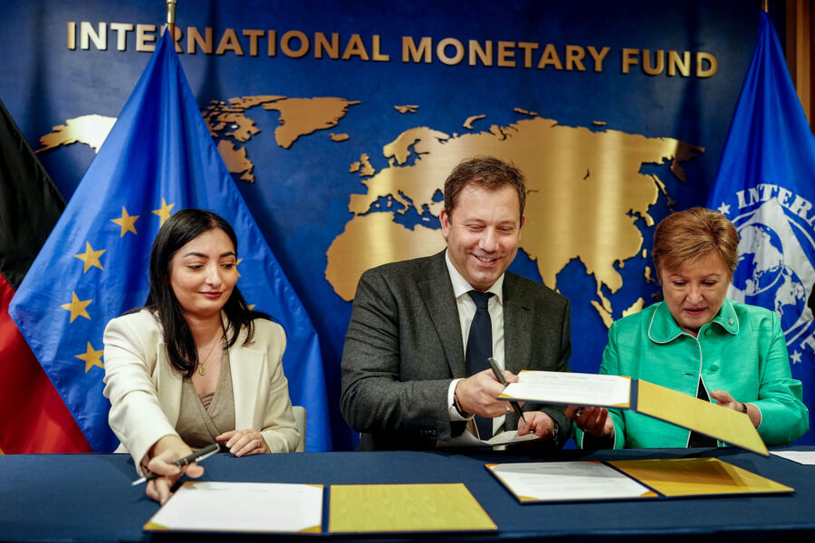 From left: Reem Alabali Radovan, Lars Klingbeil and Kristalina Georgiewa sign an agreement for development cooperation at the IMF and World Bank annual meetings in Washington, D.C. Credit: Kay Nietfeld/picture alliance via Getty Images