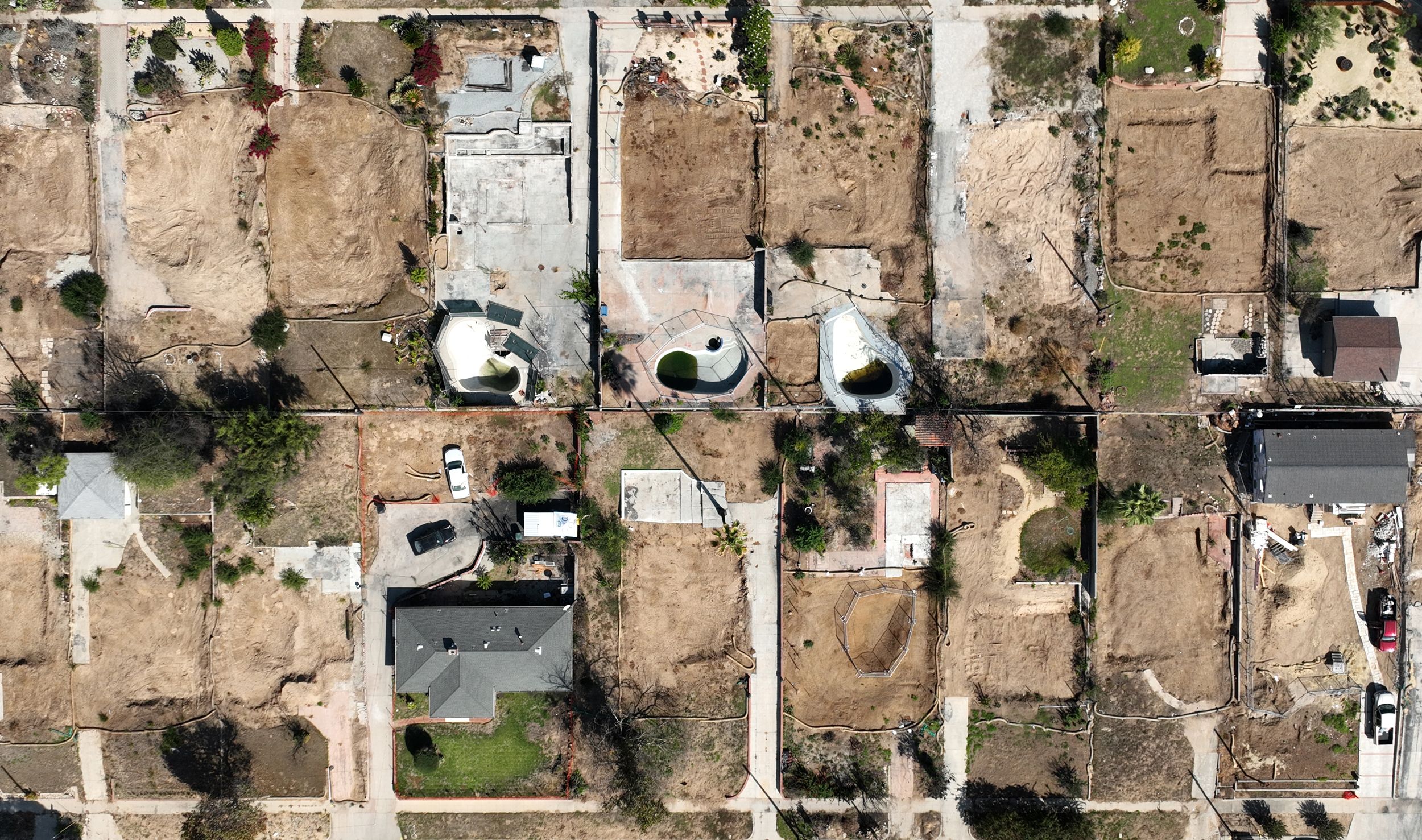 An aerial view of cleared lots in the Altadena area on Oct. 23. Credit: Allen J. Schaben/Los Angeles Times via Getty Images
