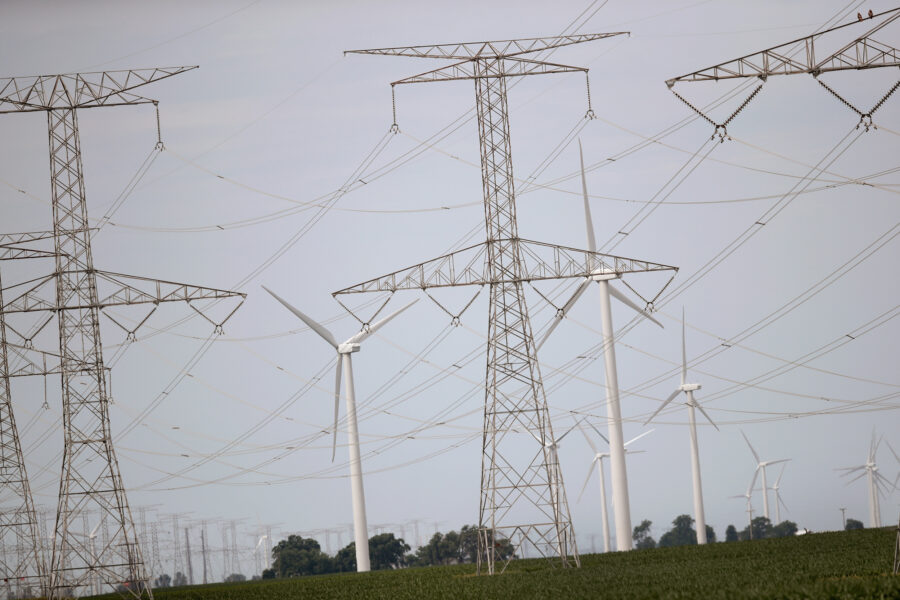 Transmission lines dot the rural landscape of Dwight, Ill. Credit: Scott Olson/Getty Images
