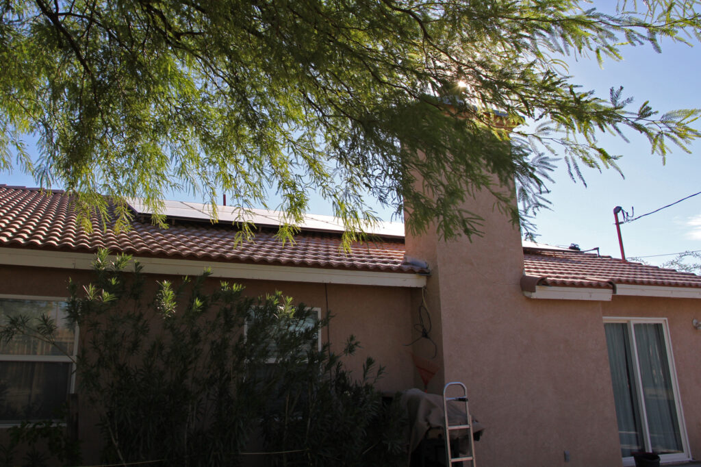 Solar panels help offset a significant portion of the Vazquez family’s energy use. Credit: Twilight Greenaway/Inside Climate News