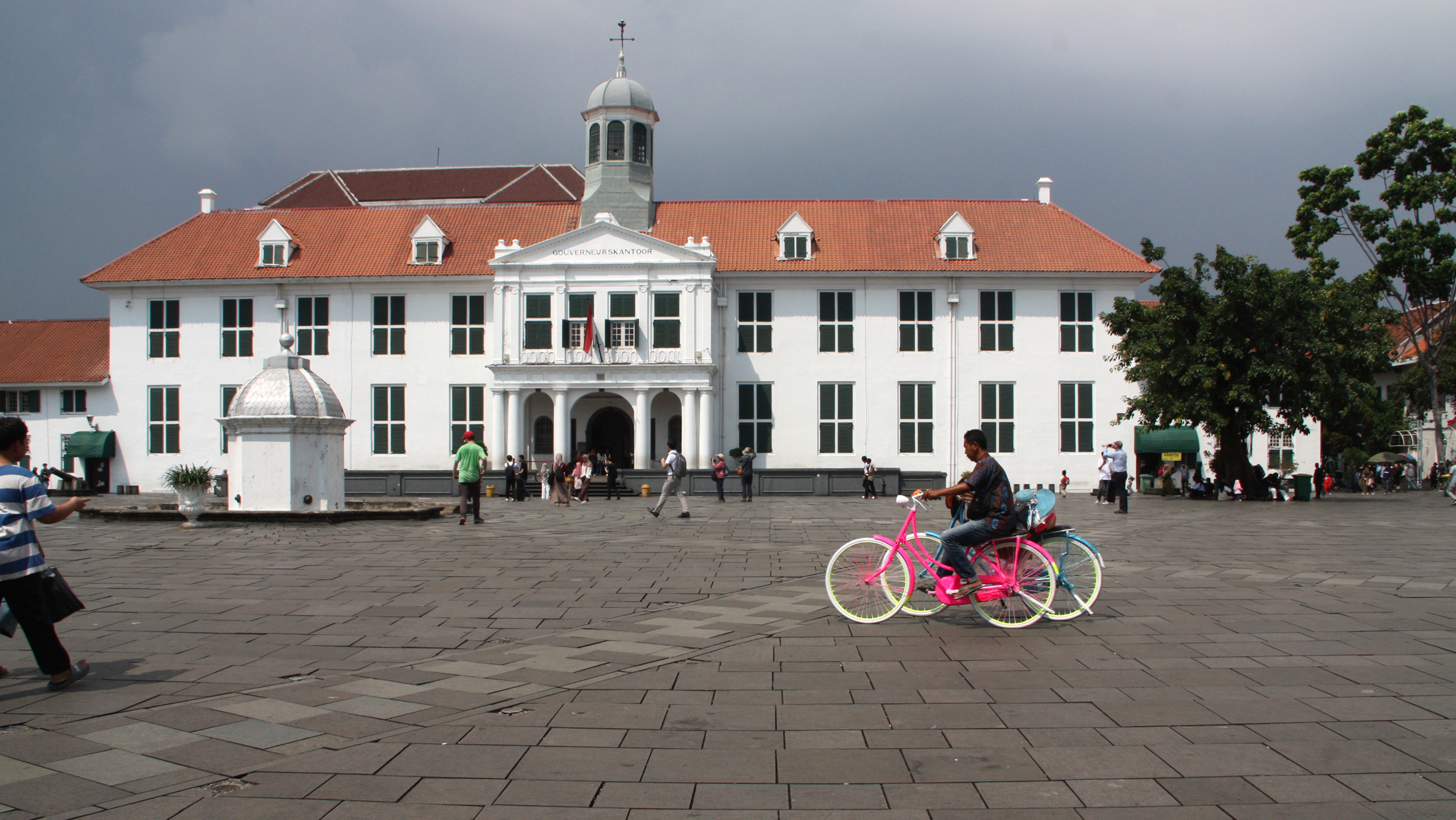 The Jakarta History Museum occupies the old city hall building from the Dutch colonial period. Credit: Nicholas Kusnetz/Inside Climate News