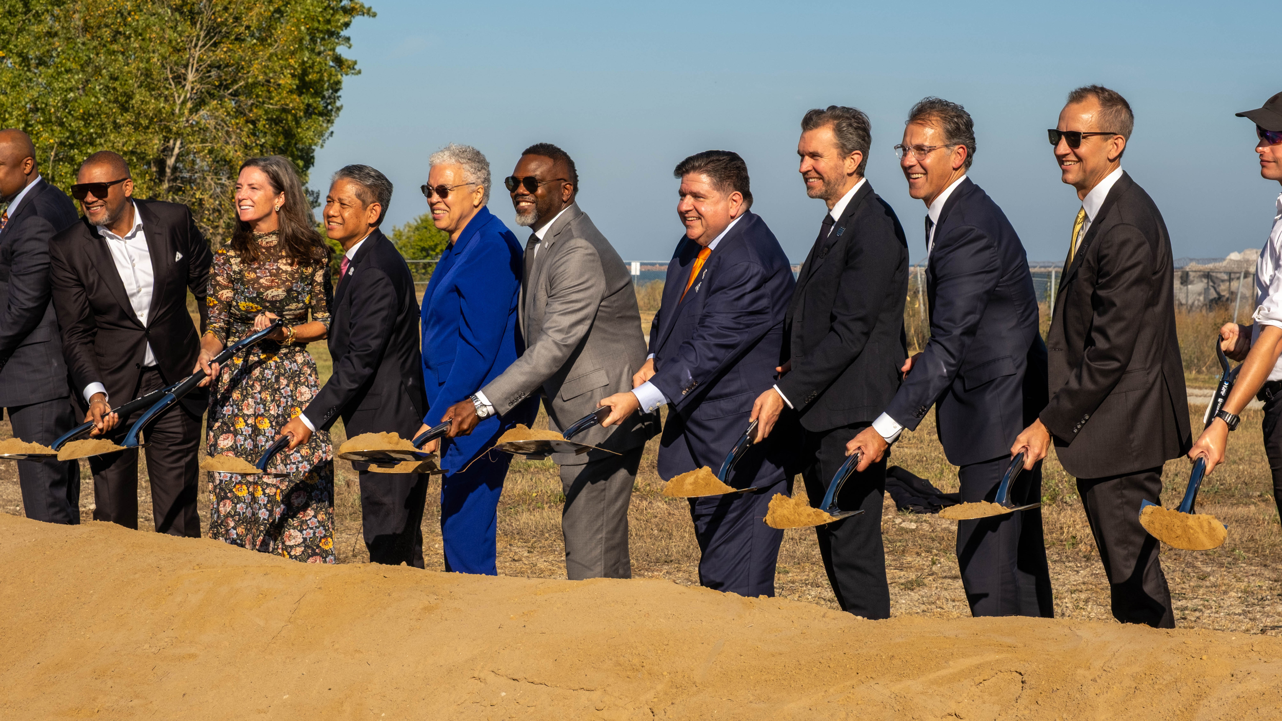 Gov. JB Pritzker, Mayor Brandon Johnson, Cook County Board of Commissioners president Toni Preckwinkle and IQMP representatives hold ceremonial shovels at the park’s groundbreaking. Credit: Keerti Gopal/Inside Climate News