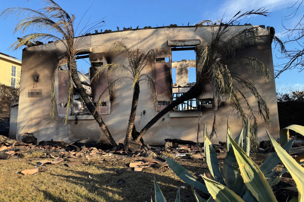 A Debate Heats Up over California’s ‘Zone Zero’ Rules to Cut Home Losses to Flammable Vegetation
