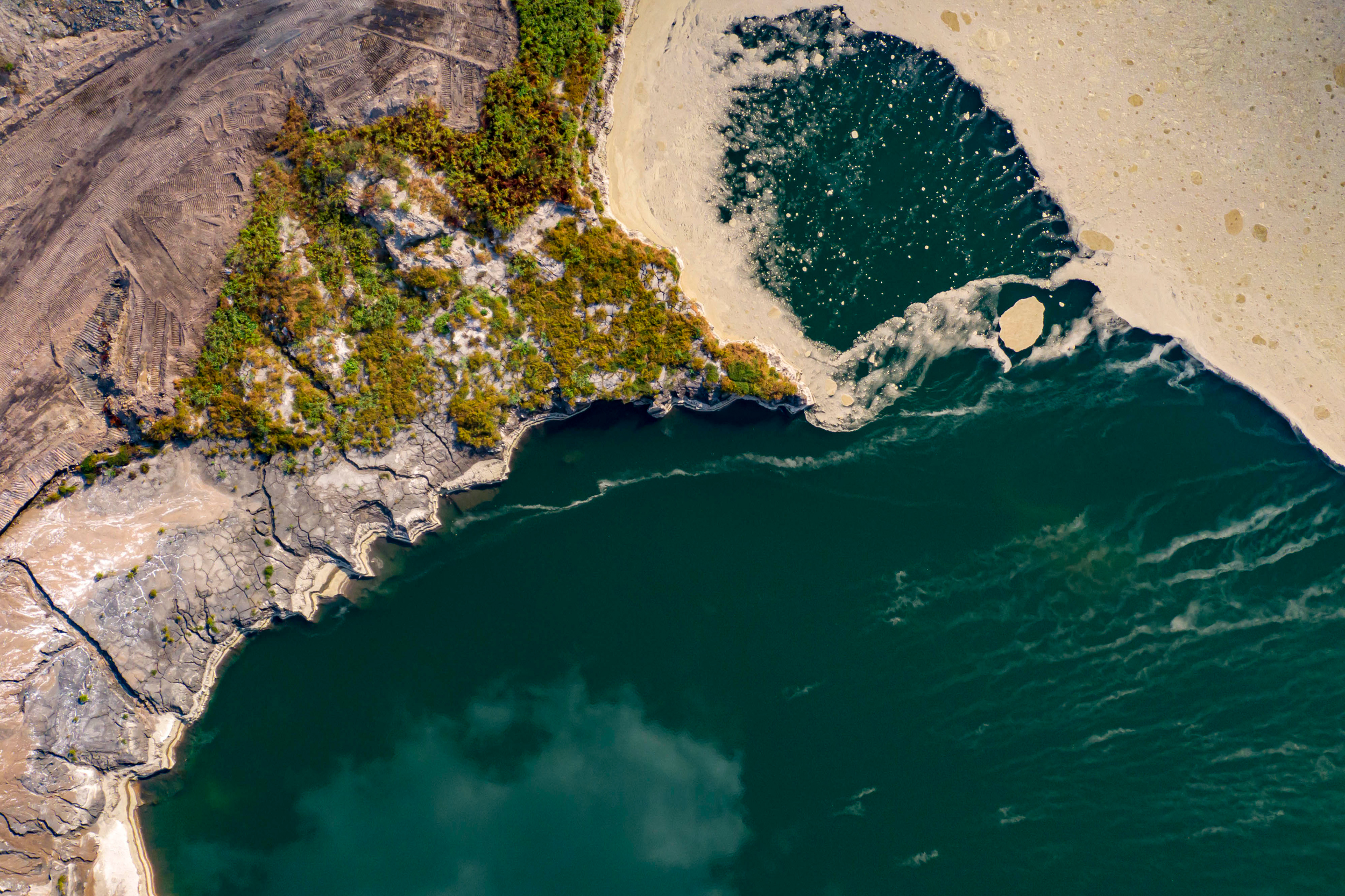 A coal ash pond in Jefferson County, Ala. Credit: Lee Hedgepeth/Inside Climate News
