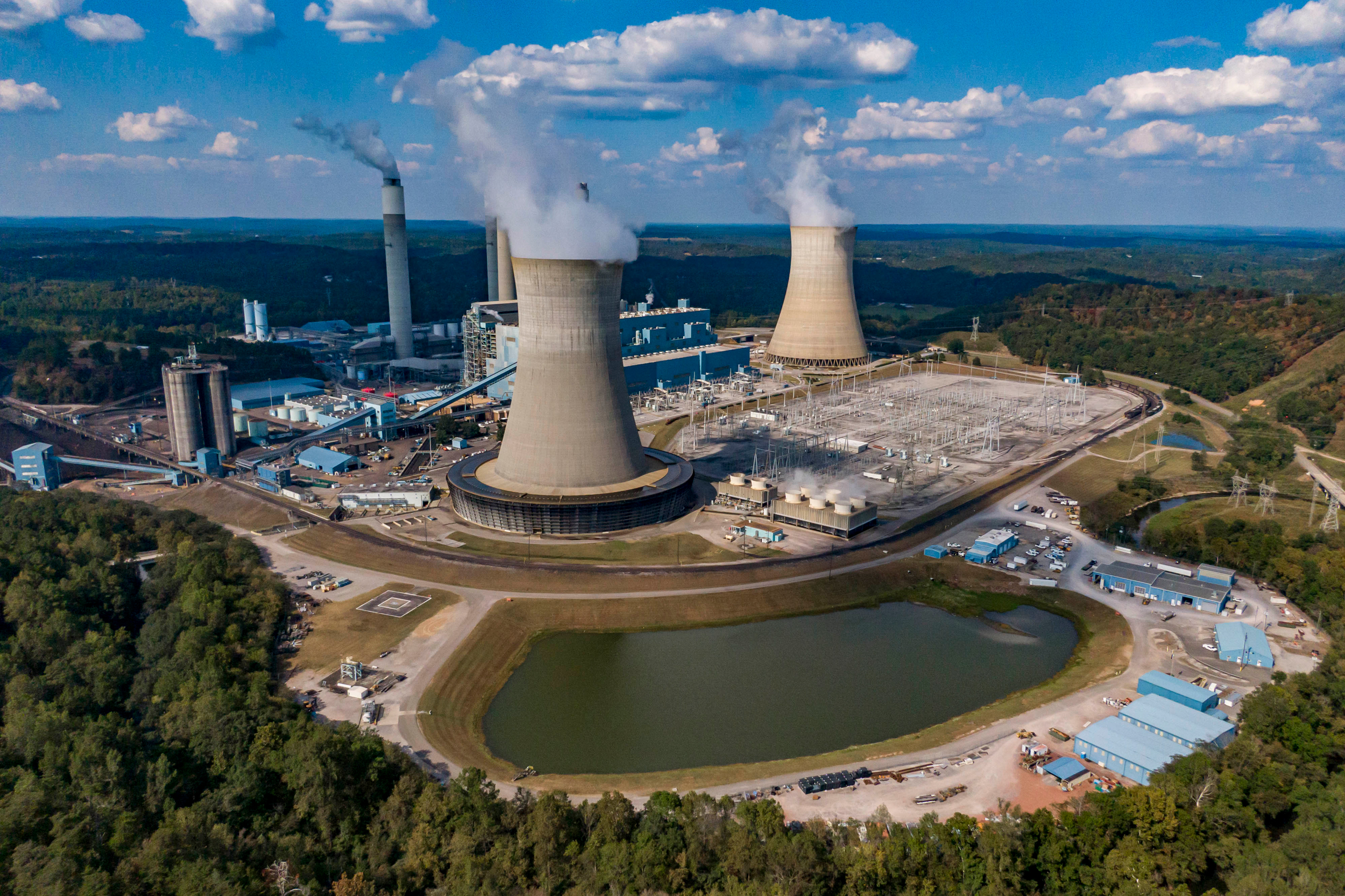Alabama Power’s James H. Miller Electric Generating Plant in Jefferson County, Ala., has been the largest source of greenhouse gas emissions in the United States for nine consecutive years. Credit: Lee Hedgepeth/Inside Climate News
