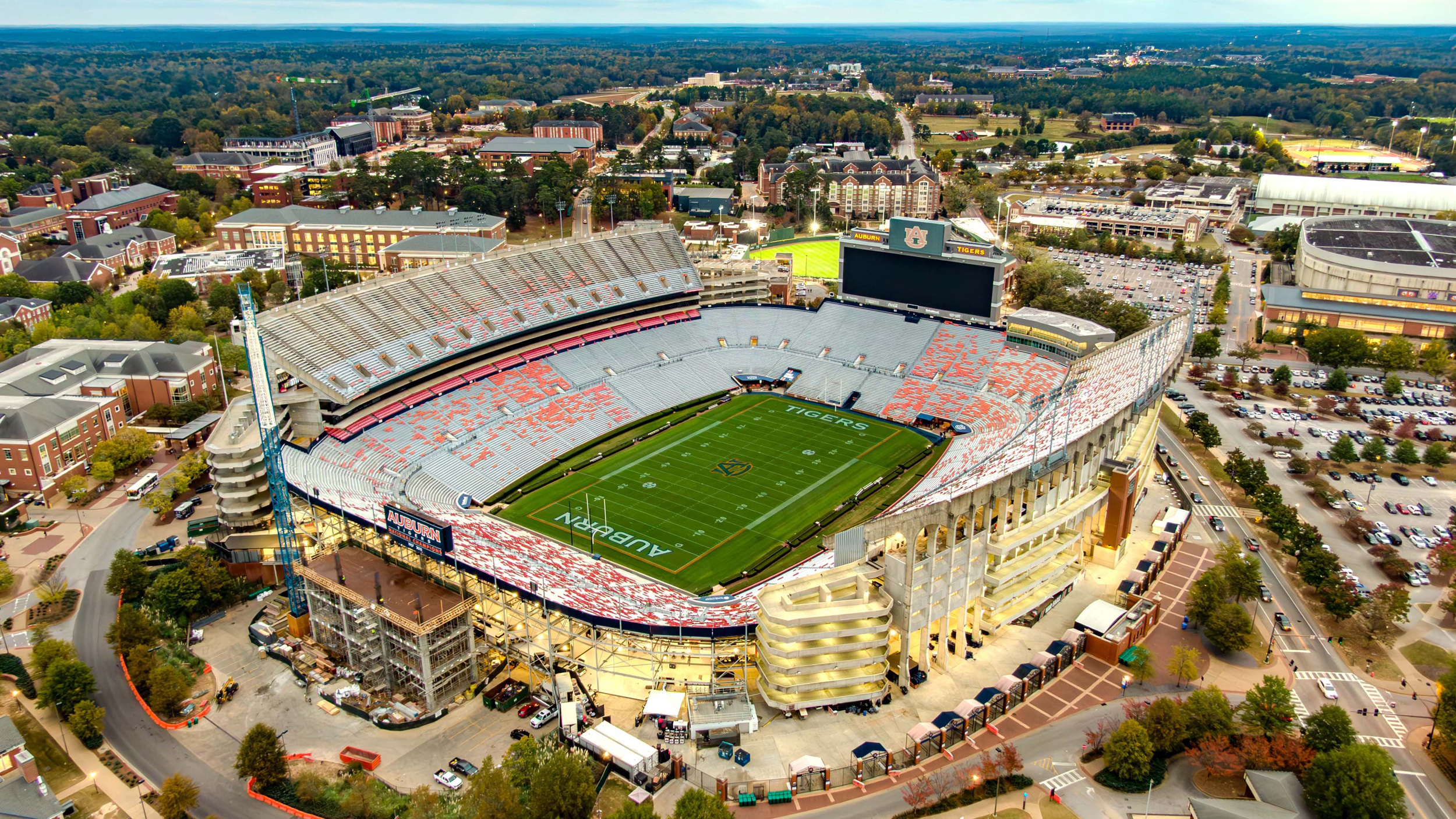 Temperatures inside Auburn’s Jordan-Hare Stadium during day games can vary widely depending on several factors, primarily sun exposure, but they are typically higher than those outside the stadium. Credit: Lee Hedgepeth/Inside Climate News