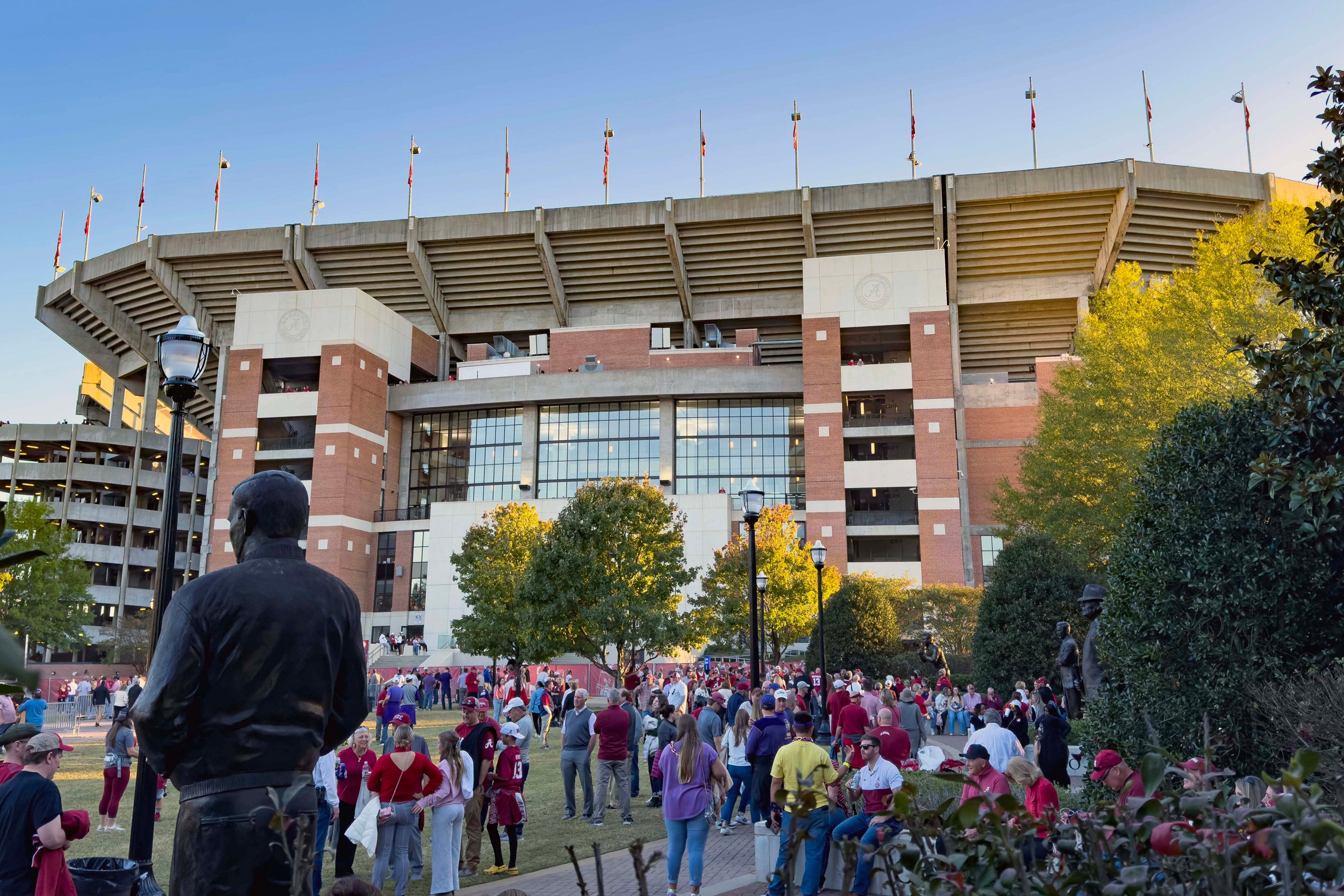 Crowds gather outside Bryant-Denny Stadium in Tuscaloosa, Ala. Credit: Lee Hedgepeth/Inside Climate News