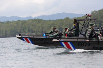 Costa Rican border patrol roam the waters of Térraba-Sierpe National Wetland. In the last decade, authorities have arrested 159 subsidized vessels for illegal infractions ranging from illegal fishing to narco-trafficking. Credit: Ministry of Public Security