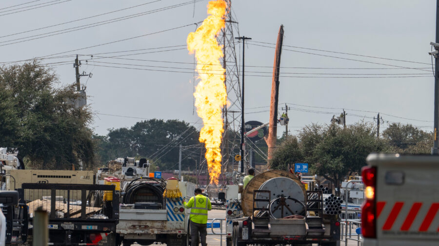 Emergency crews respond to a pipeline fire in La Porte, Texas, on Sept. 17, 2024. Credit: Kirk Sides/Houston Chronicle via Getty Images