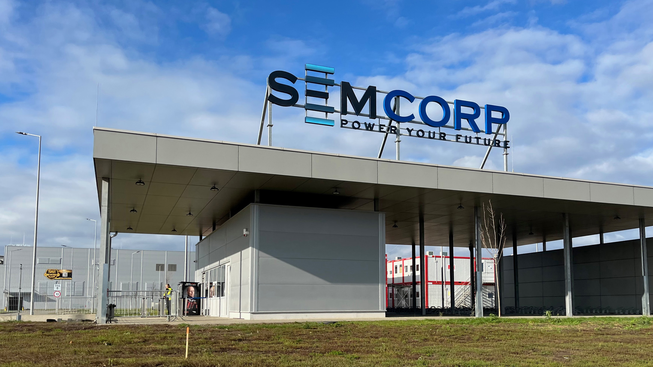 SEMCORP’s factory is one of at least four Chinese-owned electric vehicle battery-related factories operating or under construction outside Debrecen, Hungary. Credit: Nicholas Kusnetz/Inside Climate News