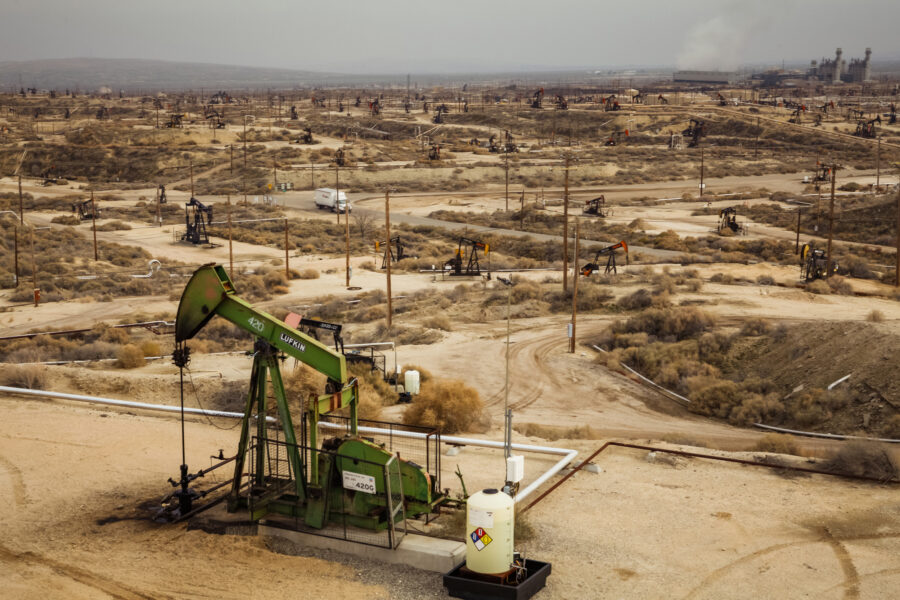 An oilfield operation is seen on leased land managed by the BLM’s Bakersfield office in Kern County, California. Credit: Jesse Pluim/BLM