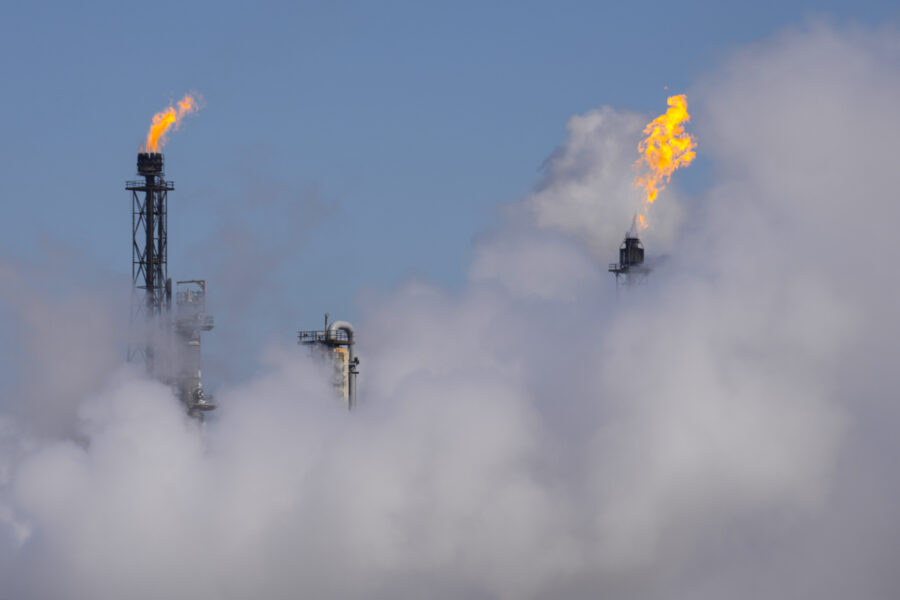 In Deer Park, Texas, flaring at plants near the Houston Ship Channel in below freezing temperatures on Monday, Jan. 26. Credit: Brett Coomer/Houston Chronicle via Getty Images