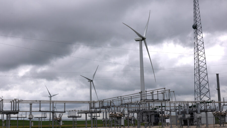 A substation connects wind turbines to transmission lines near Pomeroy, Iowa. Credit: Scott Olson/Getty Images