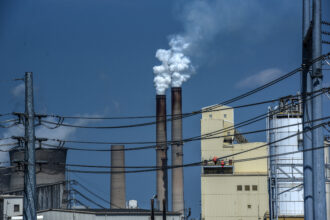 The coal-fired Gavin Power Plant in Cheshire, Ohio. Credit: Stephanie Keith/Getty Images