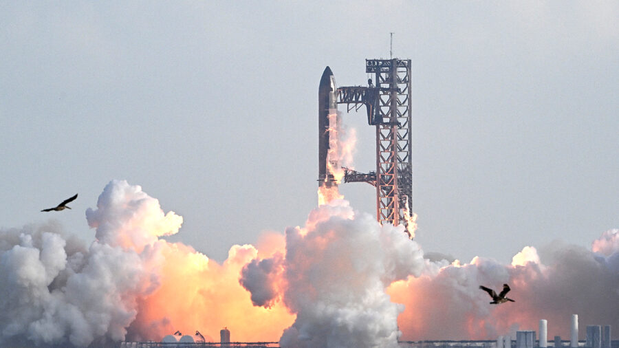 A SpaceX rocket lifts off from Starbase, Texas, for a test flight on Aug. 26, 2025. Credit: Ronaldo Schemidt/AFP via Getty Images