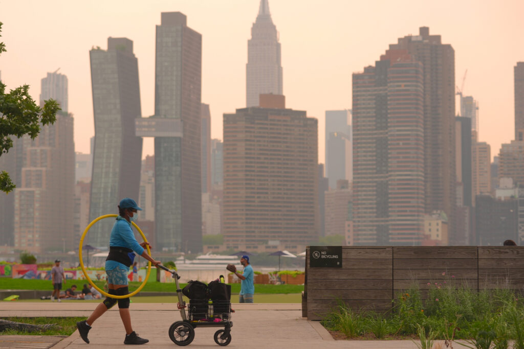 Climate-Fueled Wildfires and Dust Storms Drove Up Air Pollution Around the World Last Year