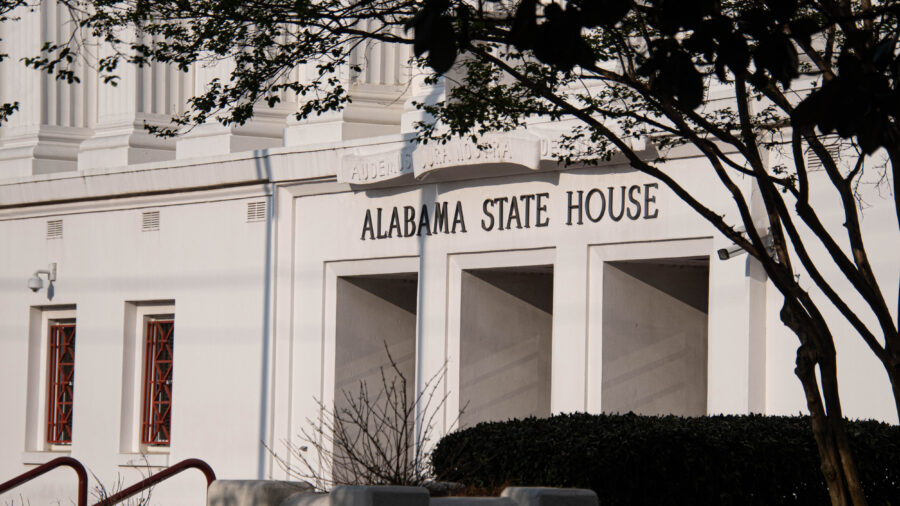 The Alabama State House in Montgomery. Credit: Lee Hedgepeth/Inside Climate News