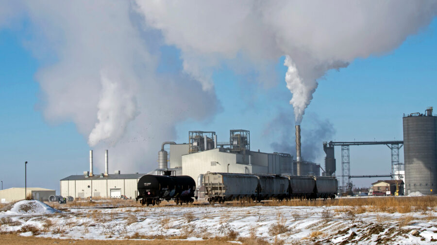 A view of the POET Bioprocessing ethanol plant in Jewell, Iowa. Credit: Michael Siluk/UCG/Universal Images Group via Getty Images