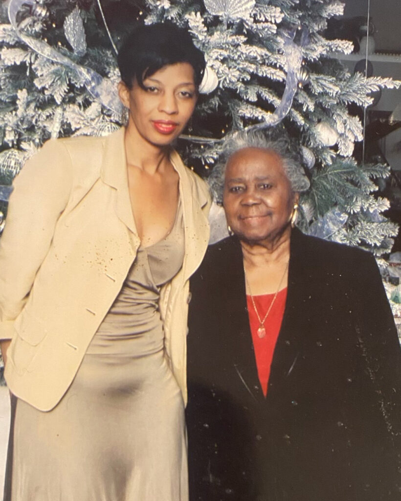 Raschelle Grandison (left) with her mother, Theresa Williams, at a holiday celebration in Houston in 2018. Credit: Courtesy of Raschelle Grandison