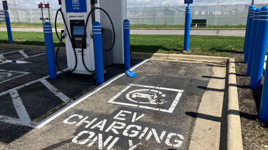 The charging station at the Pilot Travel Center near London, Ohio, was set up by a partnership between General Motors, Pilot Company and EVgo, with some funding from the federal government. Credit: Dan Gearino/Inside Climate News