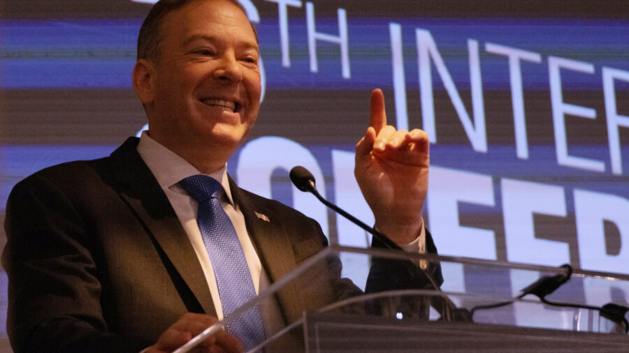 Lee Zeldin, keynote speaker at the Heartland Institute’s 16th International Conference on Climate Change, thanks attendees for electing Donald Trump. Credit: Gabriel Castilho/Inside Climate News
