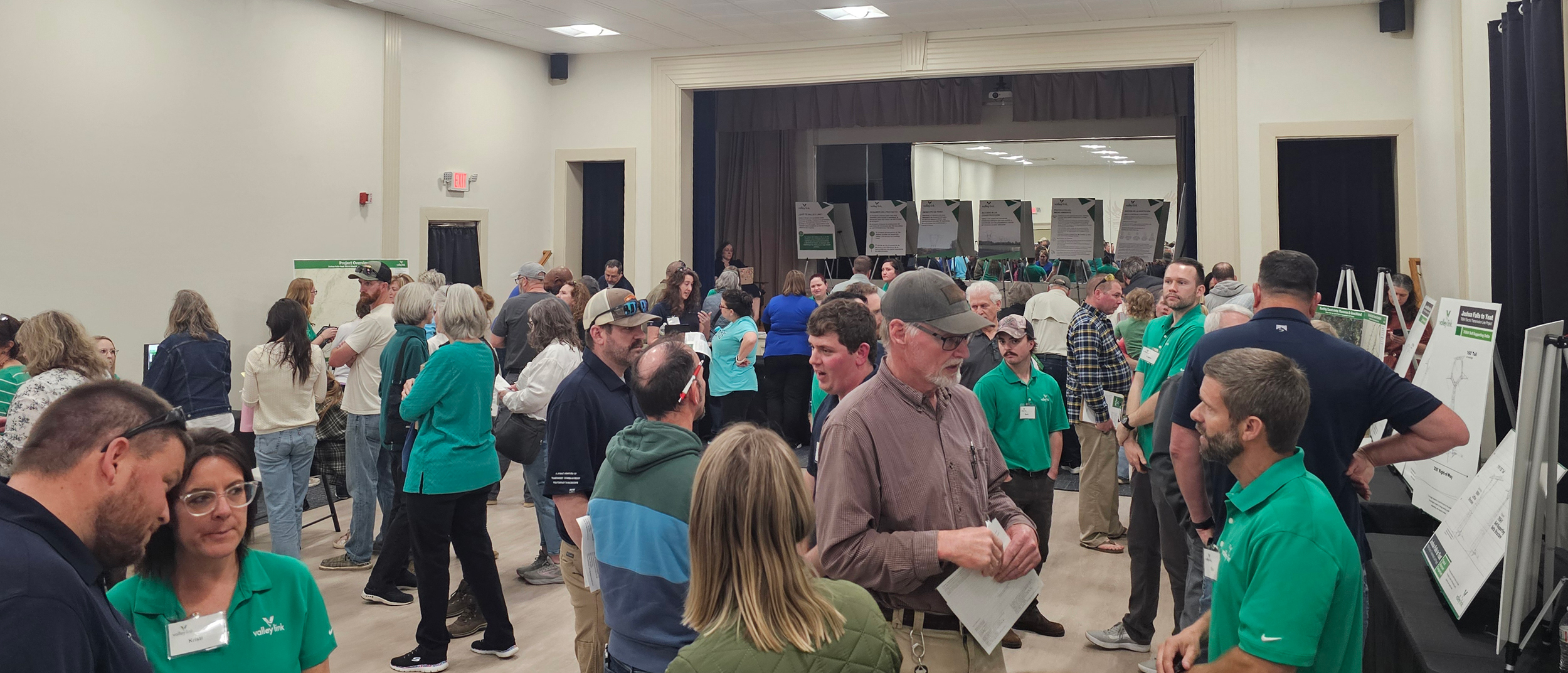 People attend an open house information session for the Joshua Falls to Yeat line of Valley Link. Credit: Charles Paullin/Inside Climate News