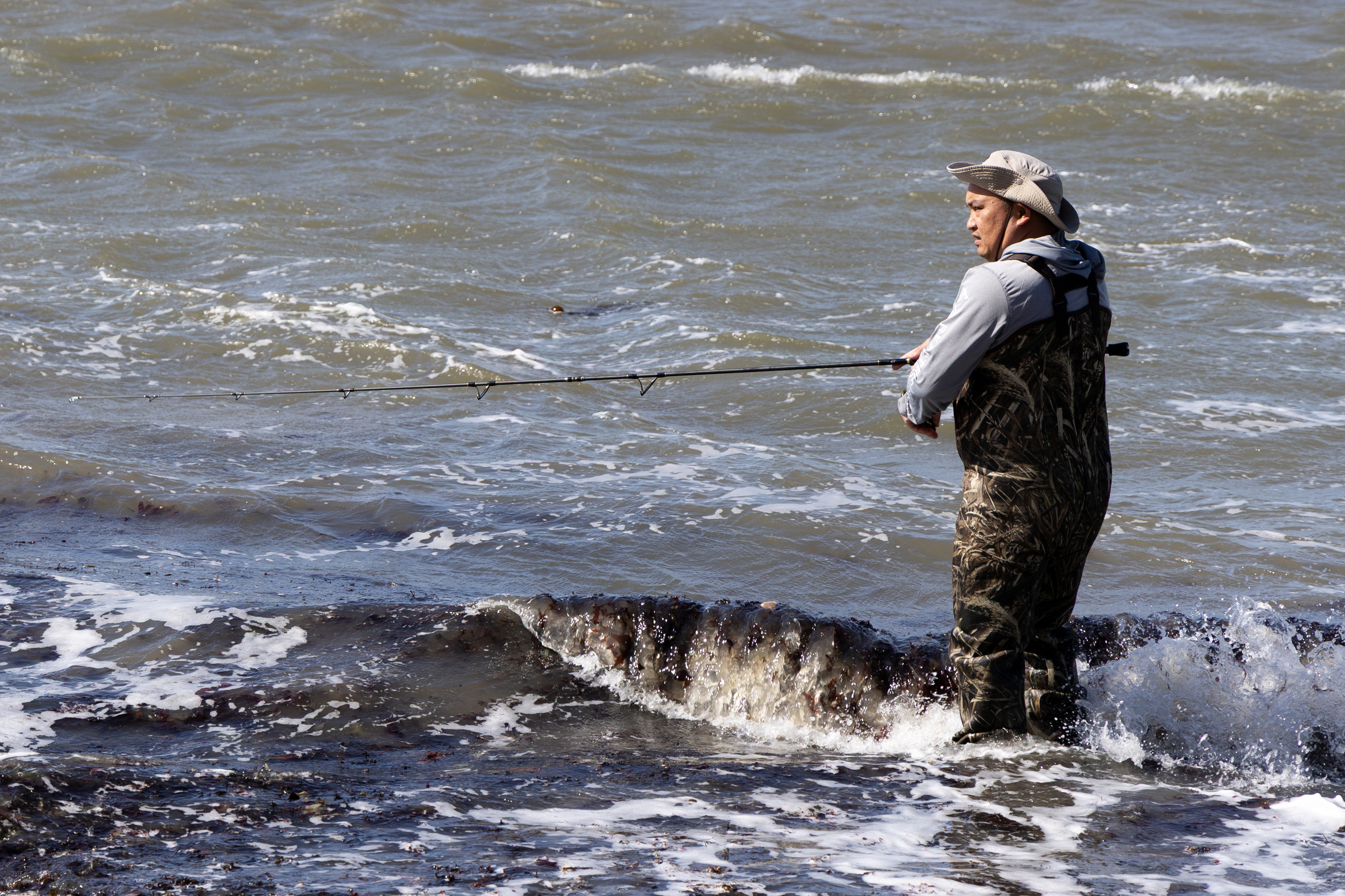 Fishermen travel from the greater Bay Area to fish at Duxbury Reef. Credit: Claire Barber/Inside Climate News
