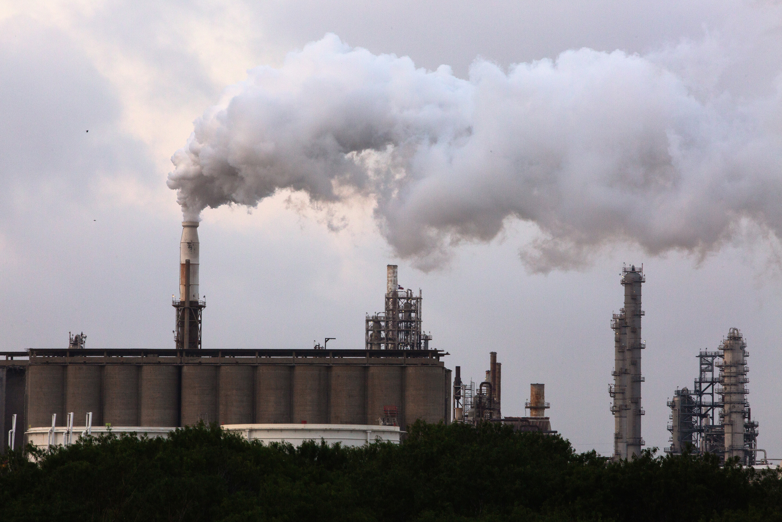 A view of the Valero West refinery. Credit: Dylan Baddour/Inside Climate News