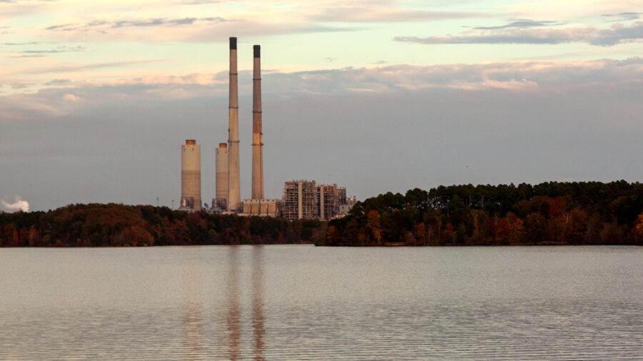 Duke Energy’s coal-fired Roxboro plant sits on the shores of Hyco Lake in Person County. Credit: Lisa Sorg/Inside Climate News