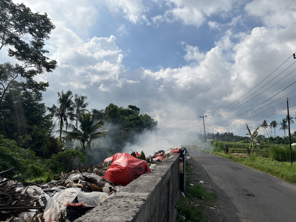 Open burning in Karangasem, Bali. Credit: Courtesy, Merah Putih Hijau (MPH)
