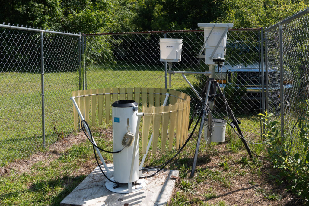 An air and rainwater sampling station installed by NC DEQ at Mike Watters’ home in Grays Creek. Credit: Mehmet Demirci/Inside Climate News