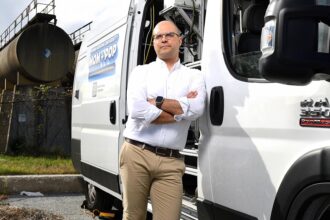 Peter DeCarlo with mobile monitoring van