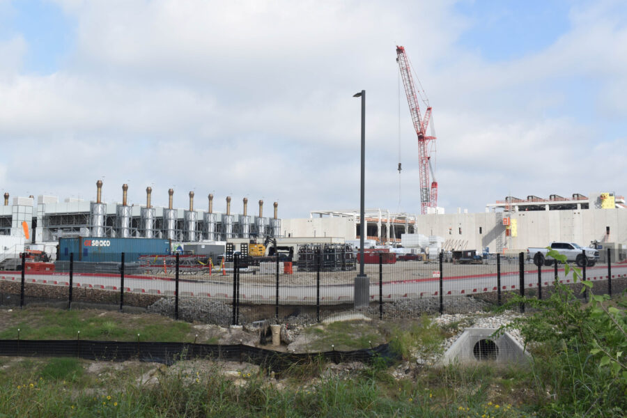 A data center on Omicron Road in San Antonio is owned by Vantage Data Centers and operates down the street from a residential area. Credit: Brendan Gibbons/Environmental Integrity Project