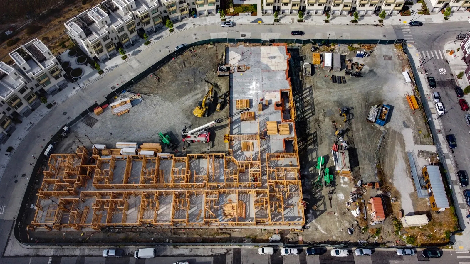 Hundreds of new homes were built adjacent to the old Hunters Point Shipyard. Credit: Guillermo Hernandez/San Francisco Public Press